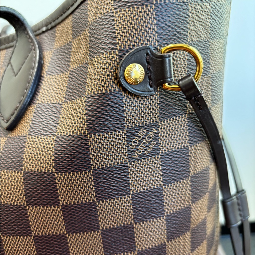 Authentic Louis Vuitton - Picture 2 of 14